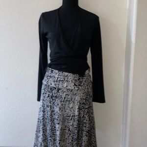 Black and white, aline midi skirt, super stretchy, wide waist band,size medium